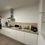 Neuf 2 Pour 4 Personnes דירה מונס