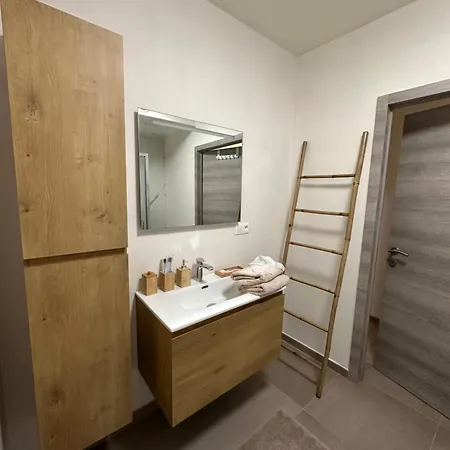 Neuf 2 Pour 5 Personnes Apartment
